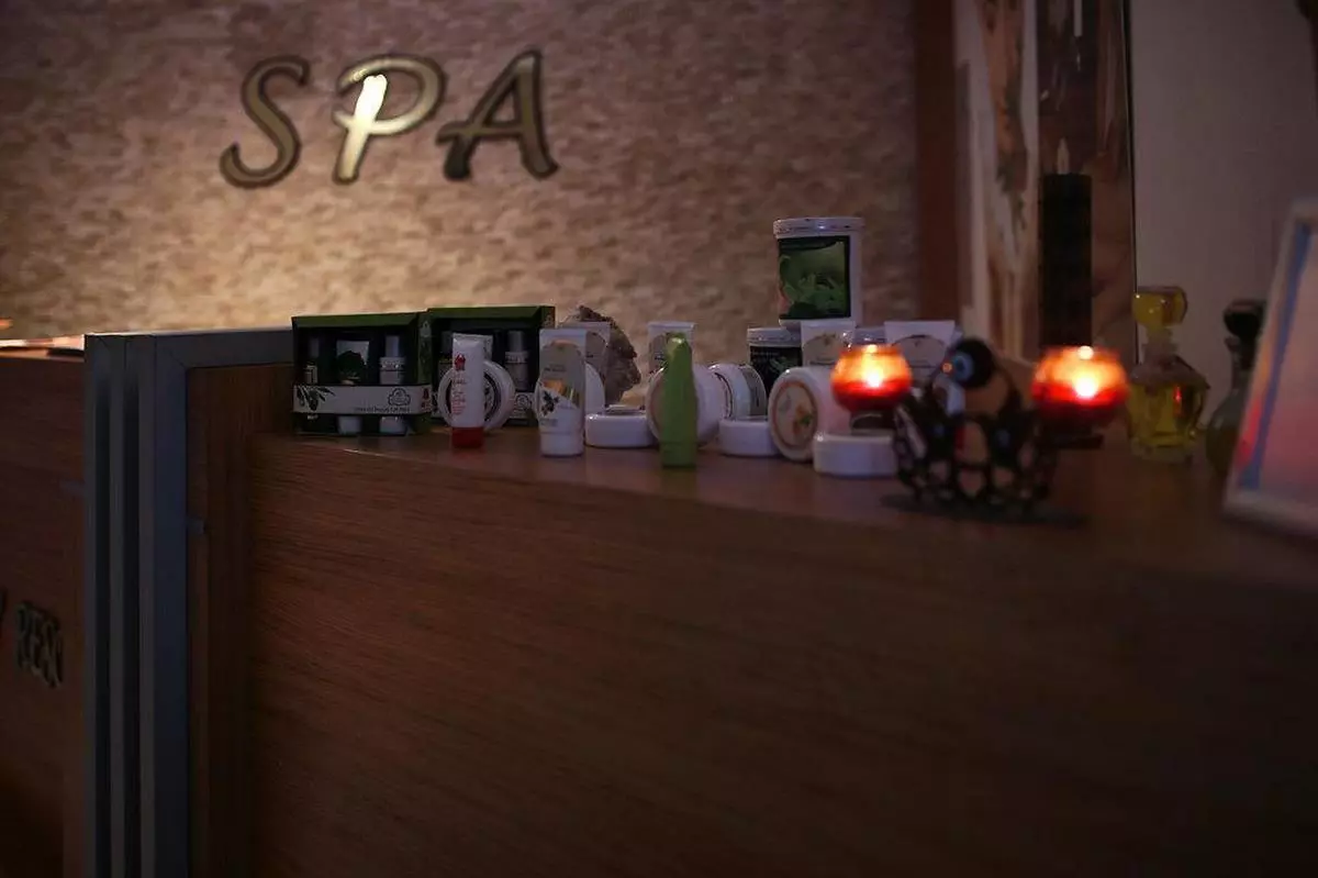 158900743 (Copy).jpg